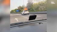 [영상] 달리던 차에서 불길 '활활'..출근길 교통 정체