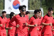 [월드컵]'부상 투혼' 손흥민..검정 마스크 쓰고 첫 공식 훈련