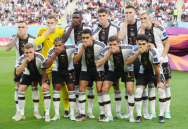 [월드컵]독일 대표팀, 입 가리고 단체 사진 촬영..왜?