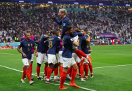 [월드컵] 프랑스, 잉글랜드 2-1 꺾고 4강 승선
