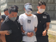 학교 침입 뒤 교사 찌른 20대 구속영장 발부