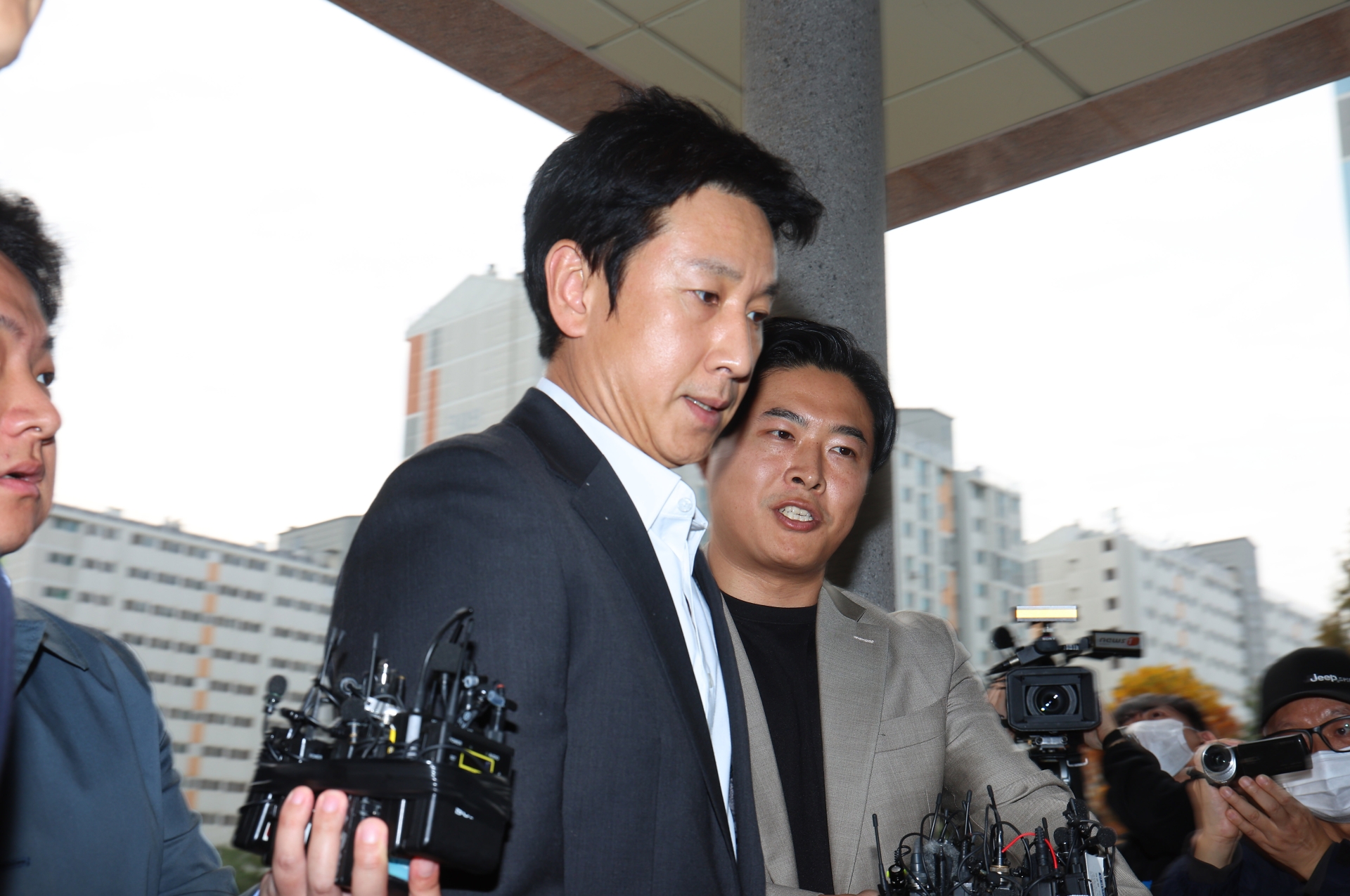 '이선균 관련 마약 제공 혐의' 강남 의사 구속영장 신청