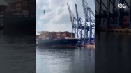 [영상]'보험처리 되나?'..대만 소유 컨테이너선, 튀르키예 항구서 대형 사고