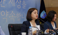 '성범죄자 변호·홍보' 조수진 