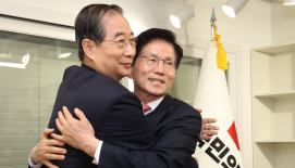 김문수, 한덕수에 선대위원장 제안..韓 "실무 논의해보겠다"