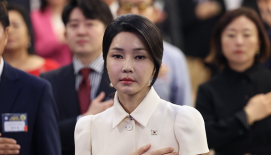 특검 수사 앞둔 김건희, 입원 사유는 '극심한 우울증'..尹, 곁 지켜
