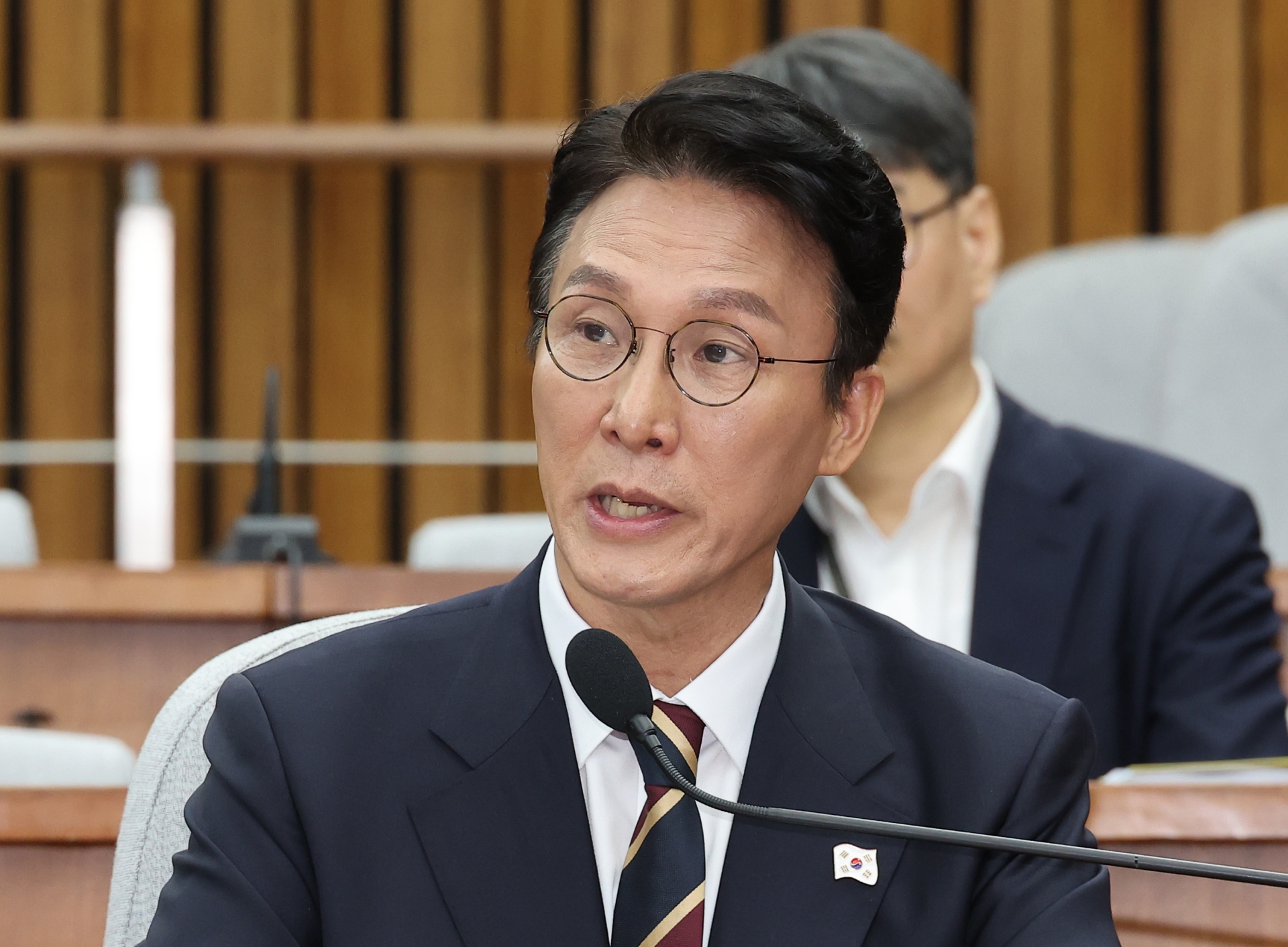 '김민석 청문회 이틀째' "청문위원 모독하나".."후보자 협박하나"