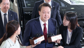 특검, 윤석열 전 대통령 대면조사 시작.."체포 저지부터 비화폰 삭제까지
