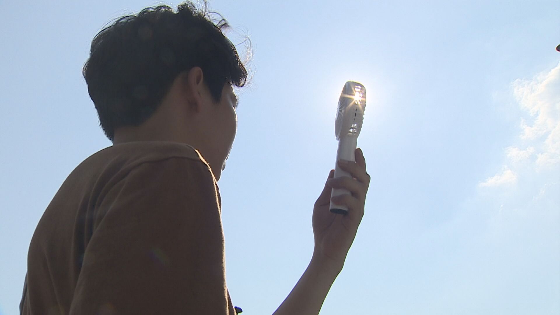 꺾일 줄 모르는 중복 더위...낮 최고 38도