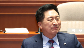 尹부부 집서 발견된 명품백에 김기현 “아내가 김건희에 선물...예의 차원“