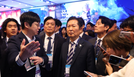 정청래, 지스타서 '승부조작 퇴출 선수' 언급했다 사과…"제 불찰"