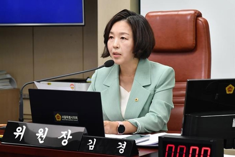 강선우에게 1억 건넨 김경 서울시의원 오늘 귀국...예정보다 앞당겨