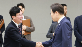 李대통령 "임금체불 감소, 노동자 출신 장관이 열일한 덕"