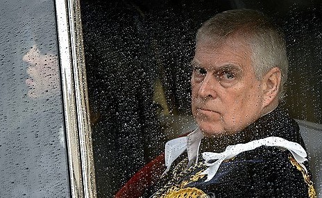 '성범죄 의혹' 앤드루 왕자, 왕자 자격 박탈 이어 왕위 계승권도 박탈 위기..영국 정부 입법 검토