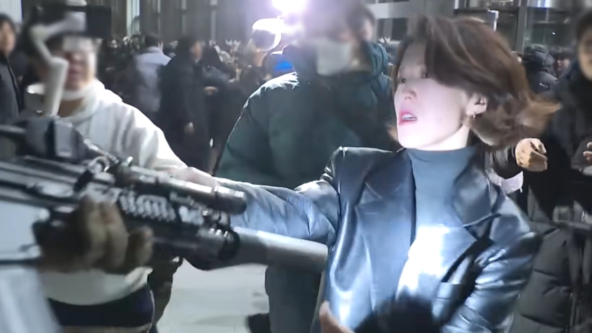 "군인 총기 탈취하려 했다"... 전한길·김현태, 안귀령 청와대 부대변인 고발