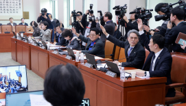 '검찰 폐지' 중수청·공소청법 법사위 통과...내일 본회의 상정