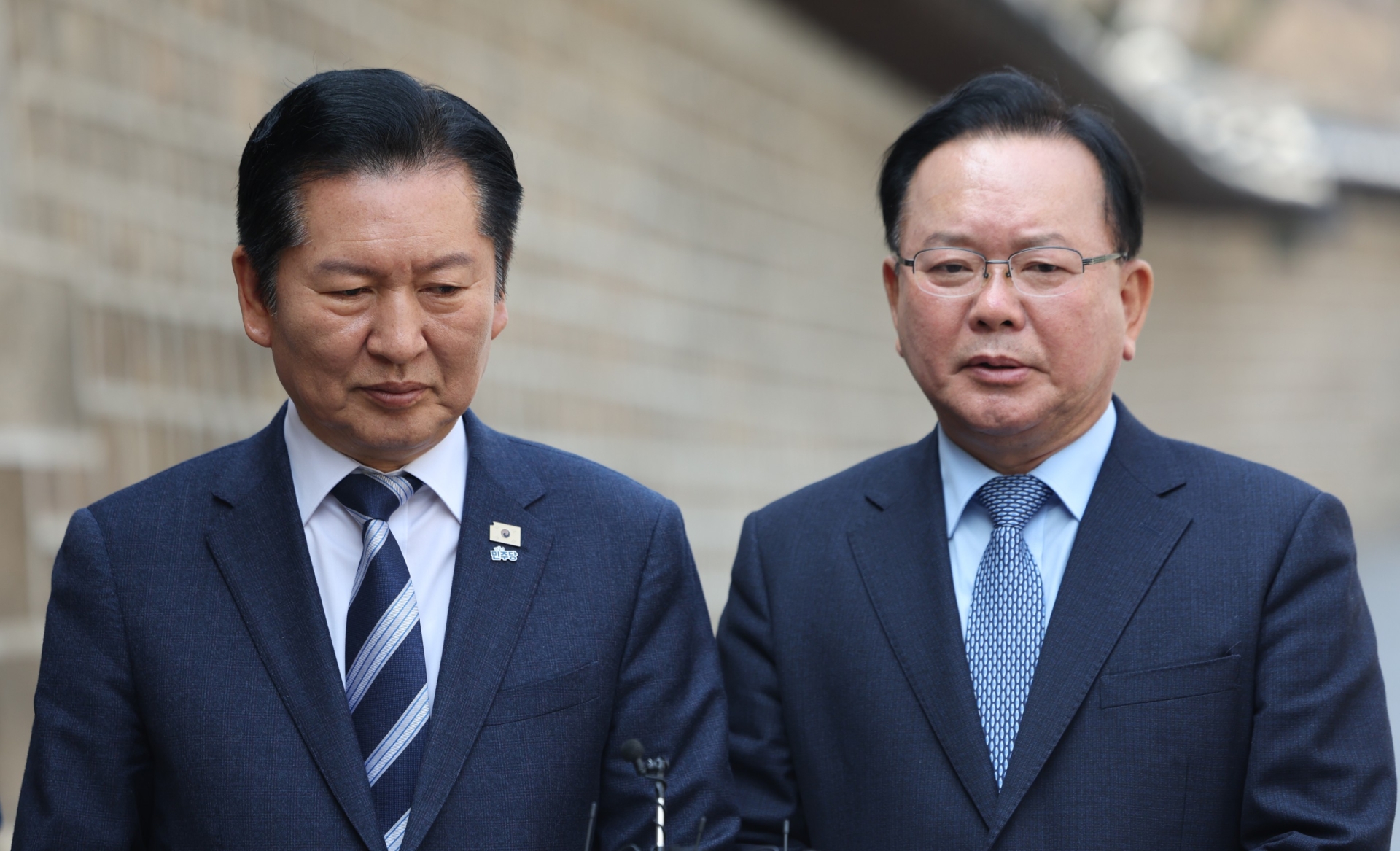 민주당 설득 끝 '김부겸' 등판...대구 선거판 흔드나